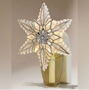 Elegant Star-Shaped Bath & Body Works Wildflower Plugin✨️/ Nightlight Snowflake